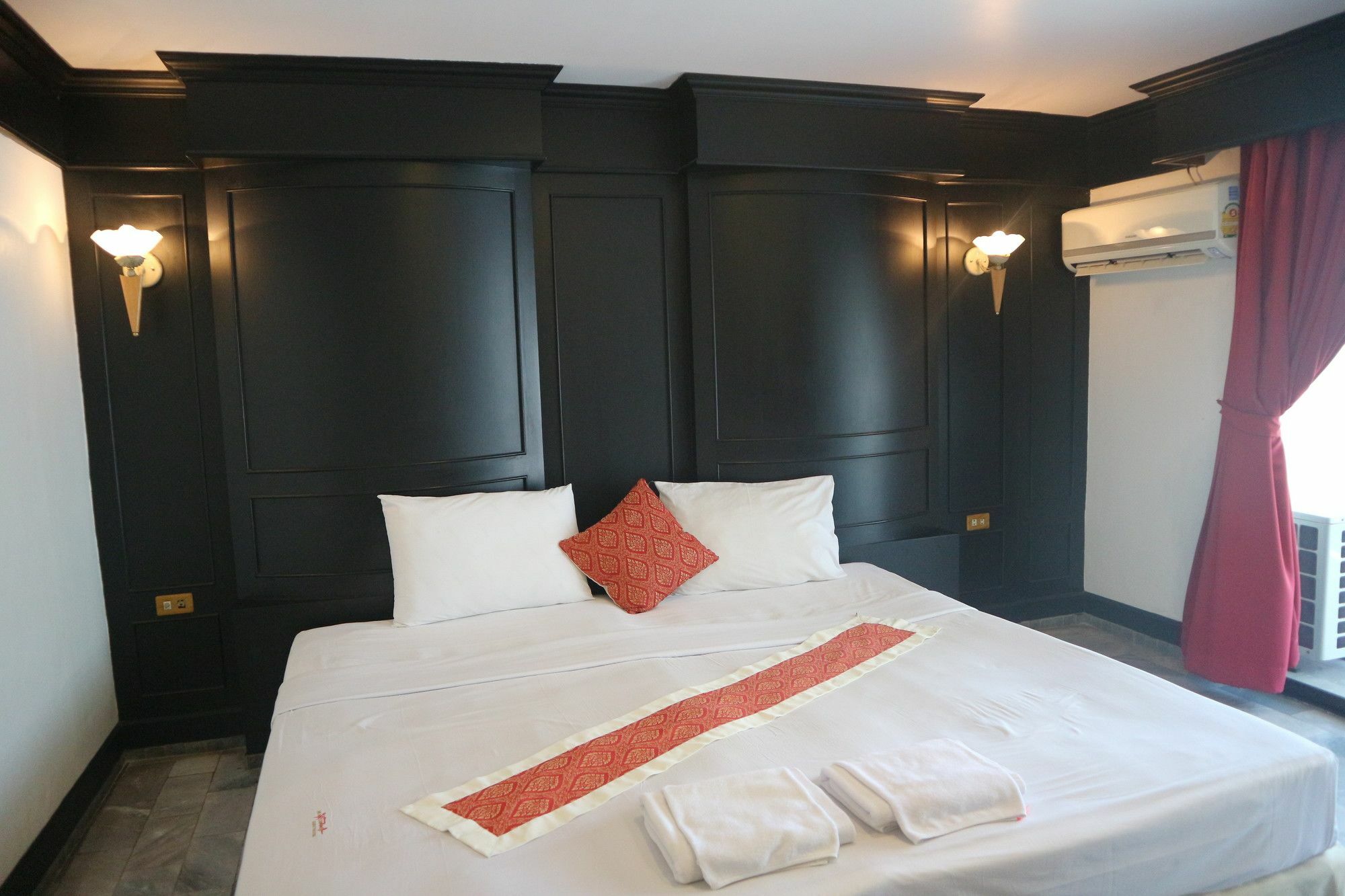 Patong Holiday Dream Hotel Exterior foto